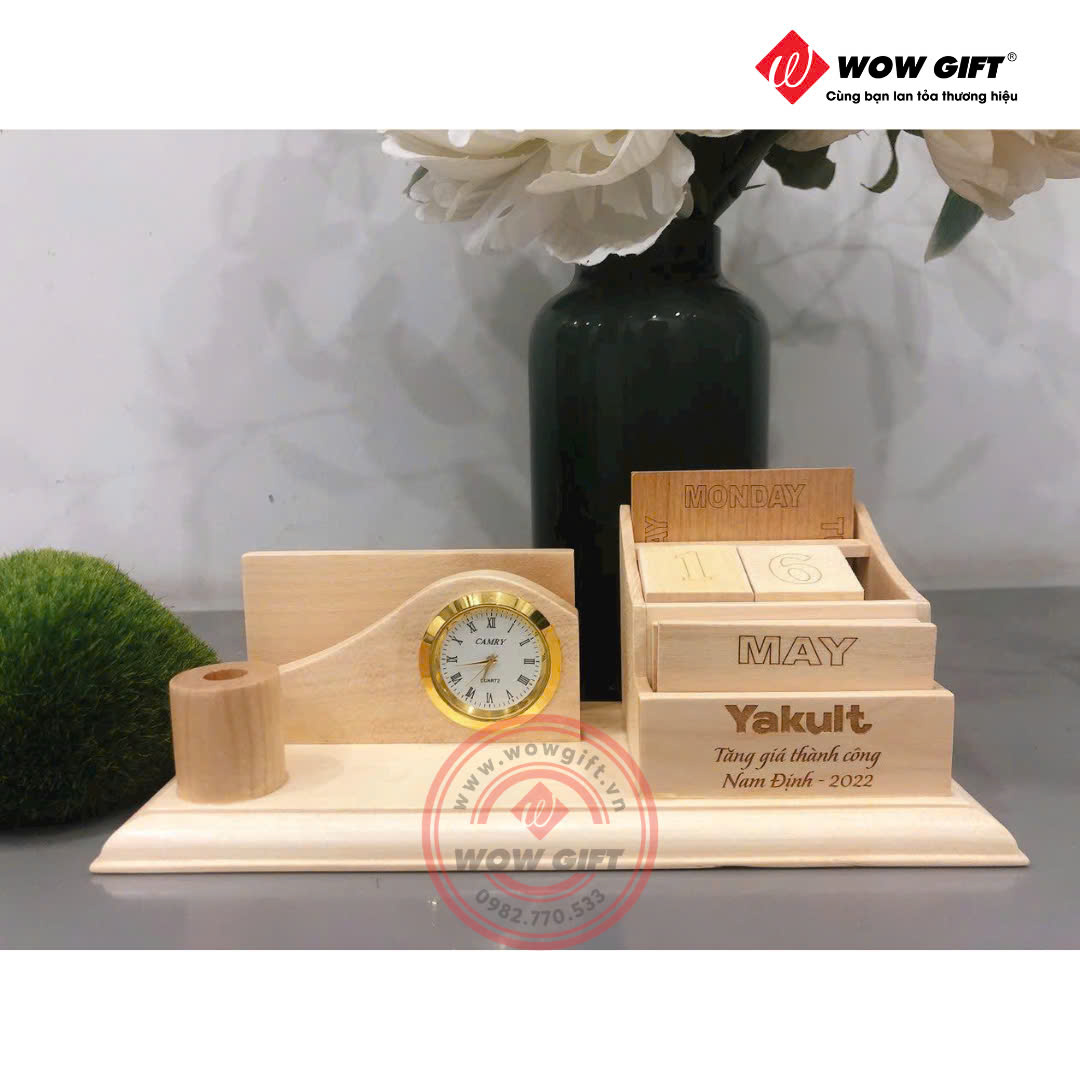 lịch gỗ để bàn